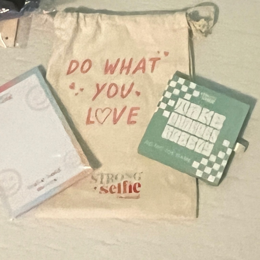 Girls accessories bundle. Strong Selfie. New.